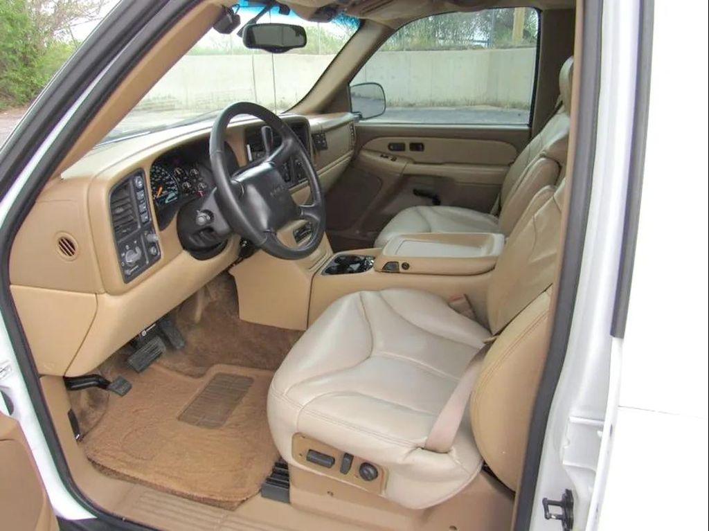 used 2000 GMC Yukon XL car, priced at $9,803