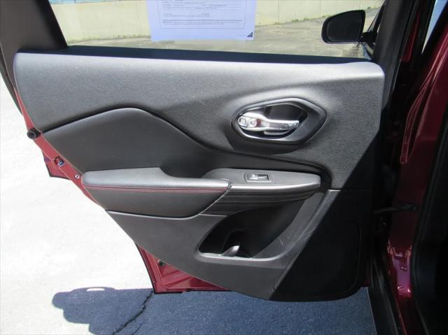 used 2014 Jeep Cherokee car, priced at $11,800