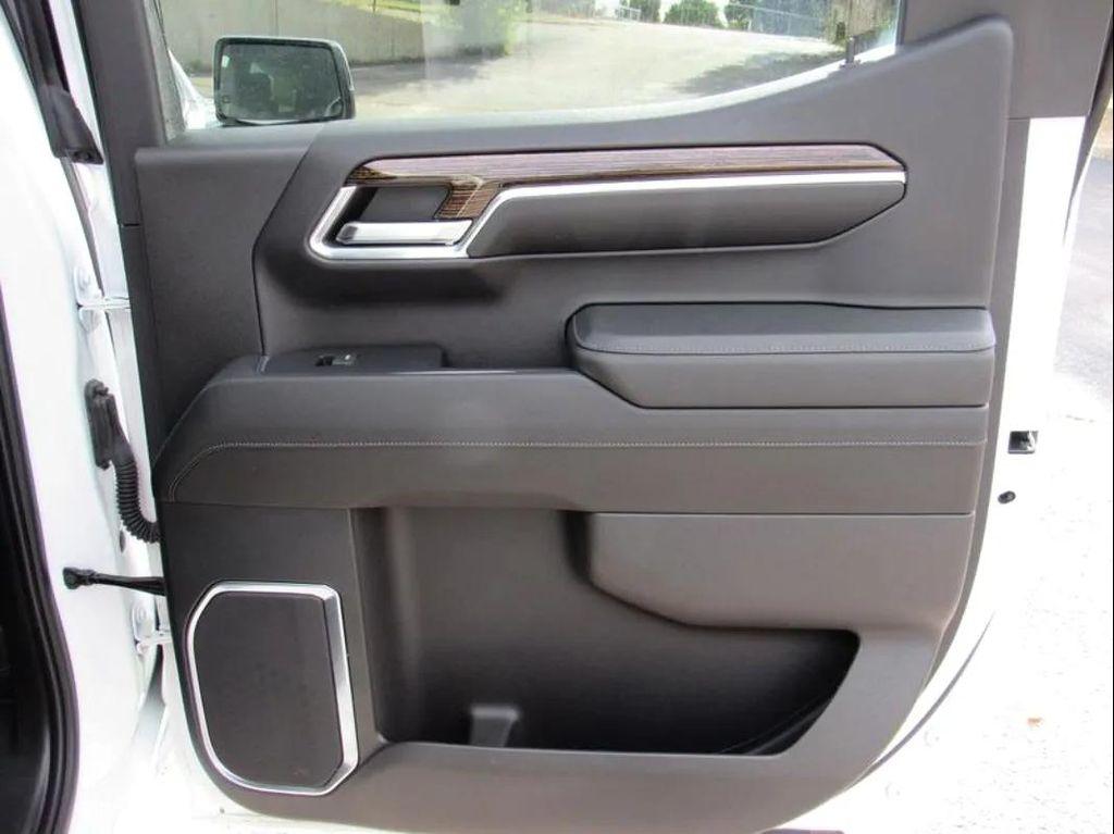 used 2024 GMC Sierra 1500 car, priced at $41,882