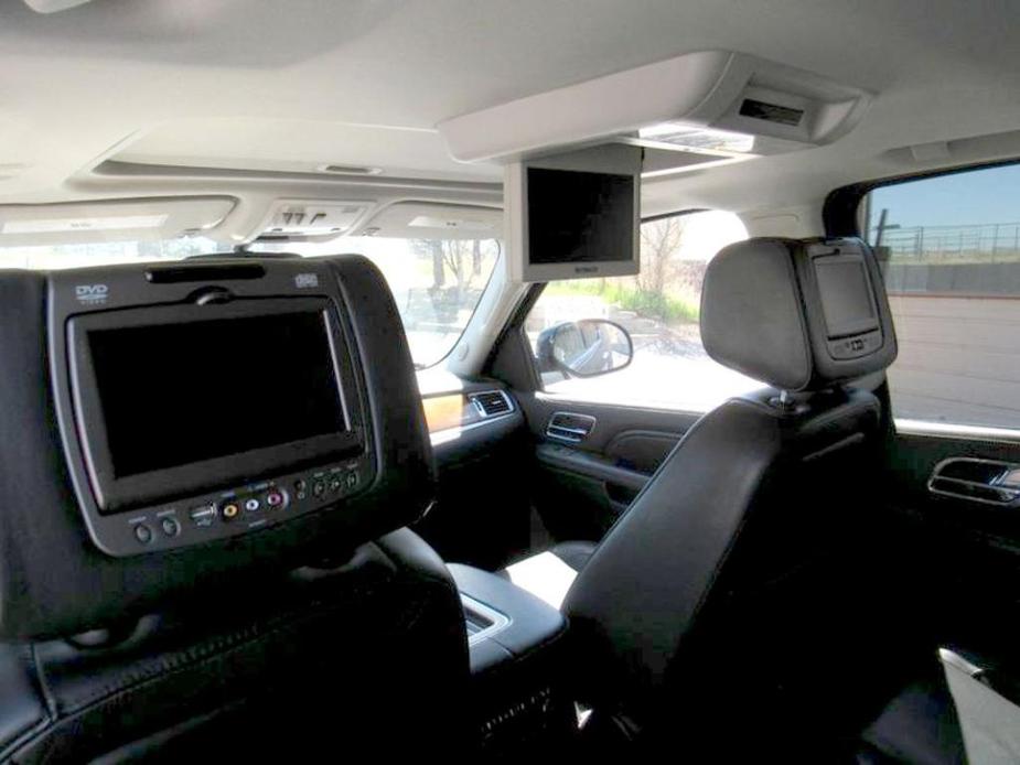 used 2014 Cadillac Escalade ESV car, priced at $25,481