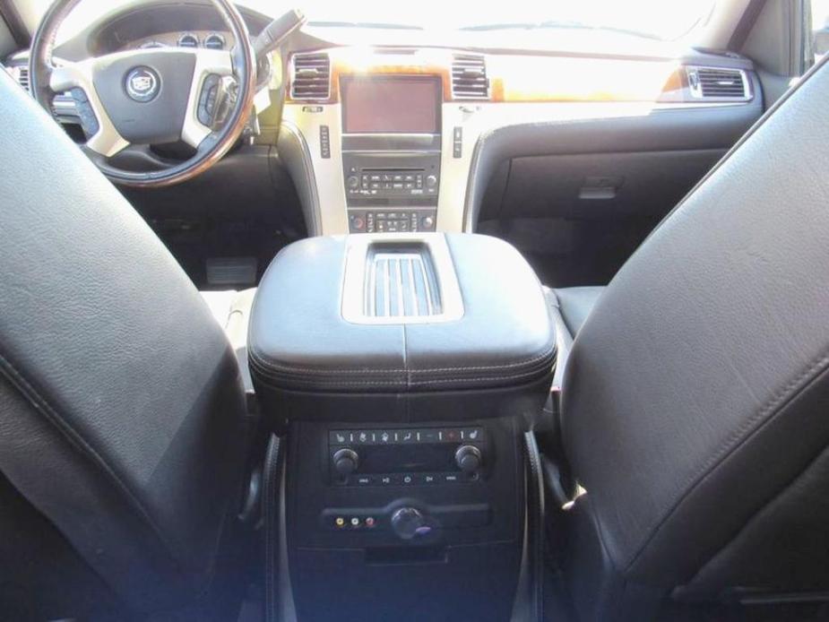 used 2014 Cadillac Escalade ESV car, priced at $25,481