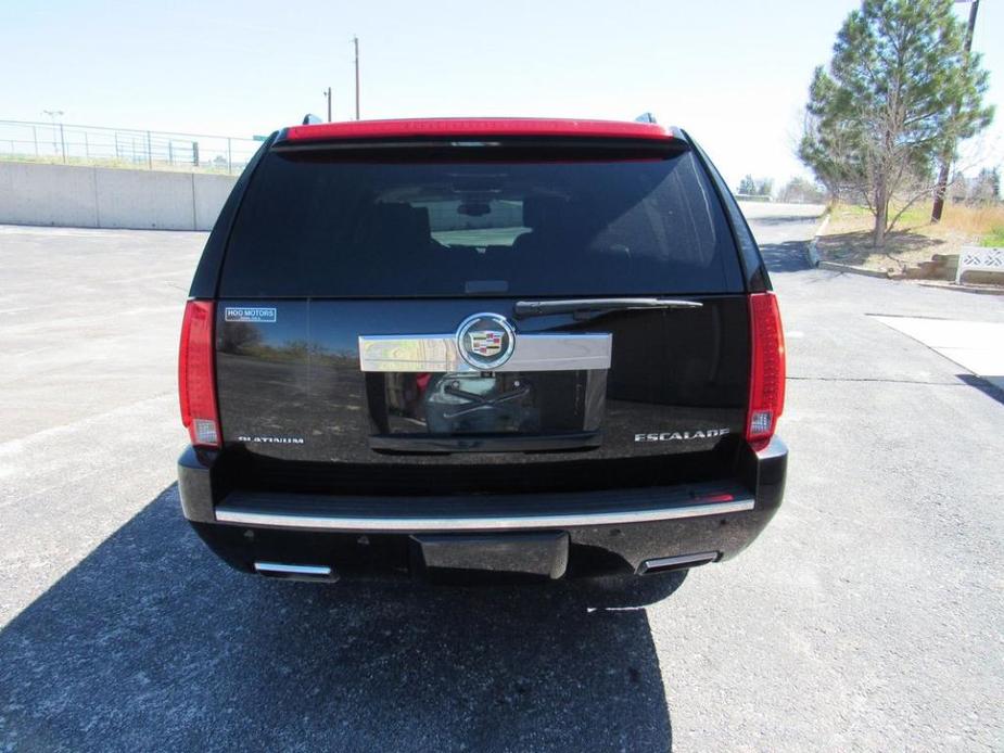 used 2014 Cadillac Escalade ESV car, priced at $25,481