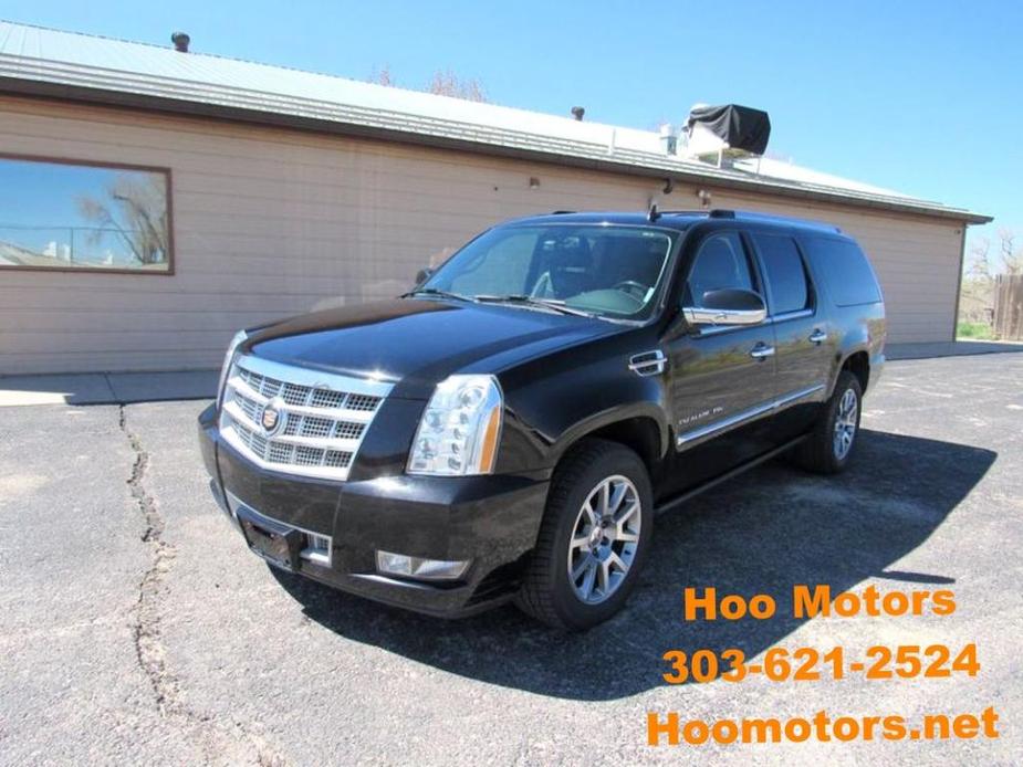 used 2014 Cadillac Escalade ESV car, priced at $25,481