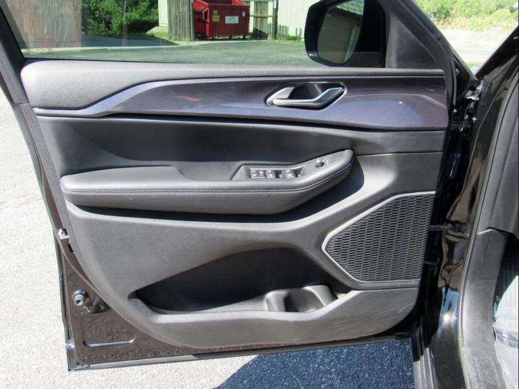 used 2021 Jeep Grand Cherokee L car, priced at $29,883