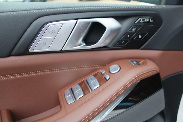 new 2026 BMW X7 car, priced at $93,095