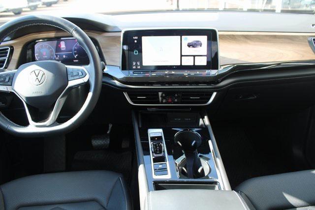used 2025 Volkswagen Atlas car, priced at $35,648