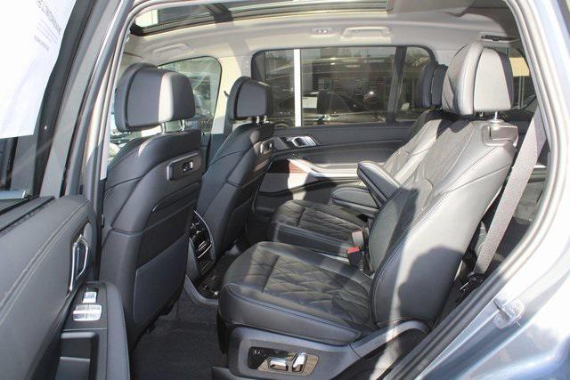 new 2026 BMW X7 car, priced at $92,225