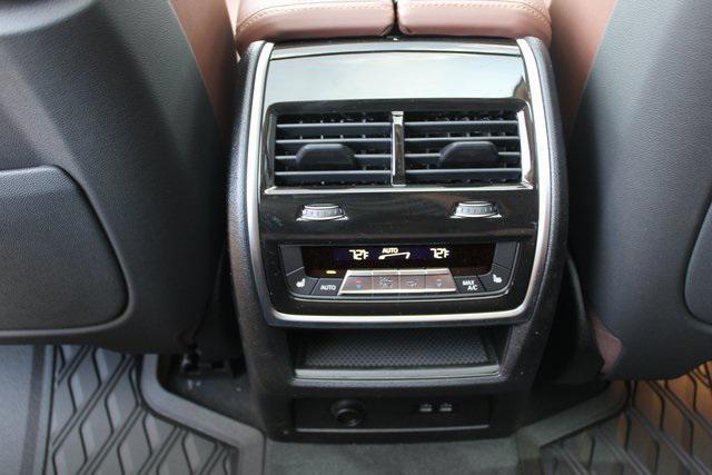 new 2025 BMW X7 car, priced at $91,860