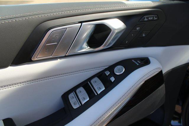 new 2026 BMW X7 car, priced at $95,285