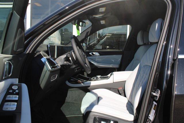 new 2026 BMW X7 car, priced at $95,285