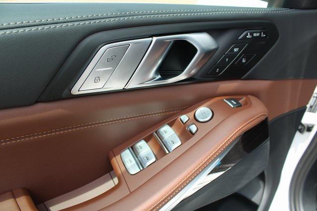 new 2026 BMW X7 car, priced at $87,875