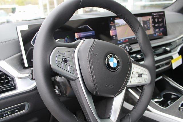 new 2025 BMW X7 car, priced at $93,710