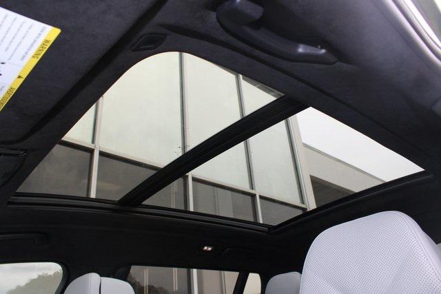 new 2025 BMW X7 car, priced at $93,710