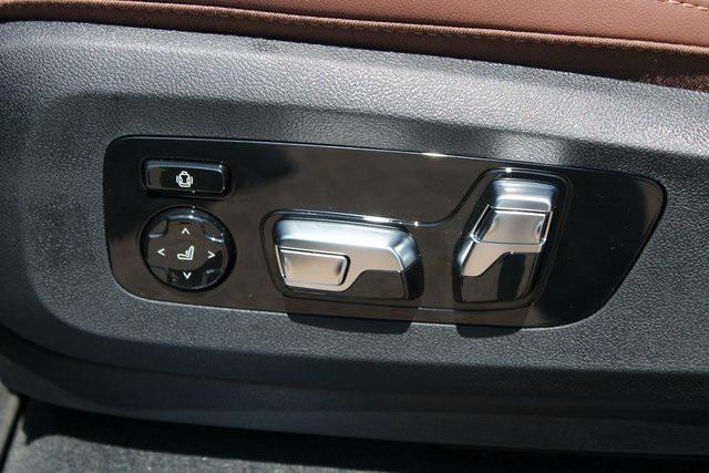 new 2026 BMW X7 car, priced at $93,185