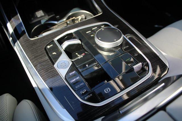 new 2026 BMW X7 car, priced at $100,785