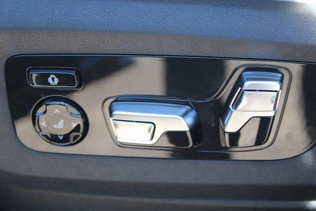 new 2026 BMW X7 car, priced at $100,785