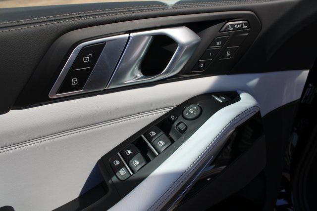 new 2026 BMW X7 car, priced at $100,785