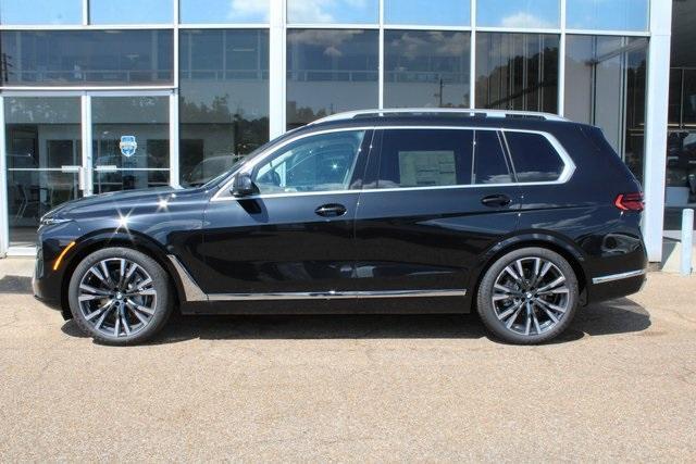 new 2025 BMW X7 car, priced at $91,170