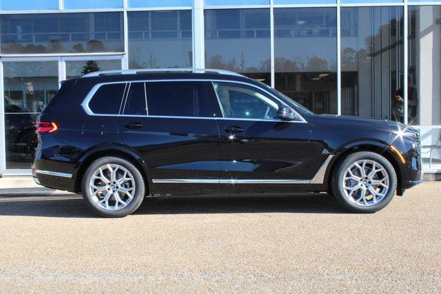 new 2025 BMW X7 car, priced at $90,265