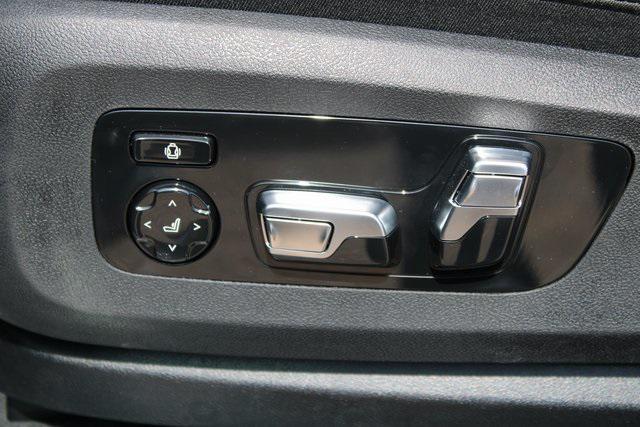 new 2026 BMW X7 car, priced at $96,085