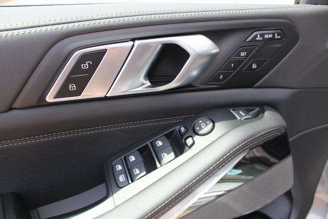 new 2026 BMW X7 car, priced at $96,085