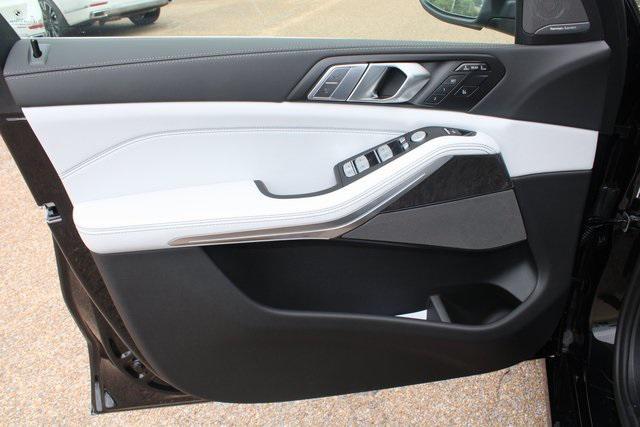 used 2026 BMW X7 car, priced at $87,042