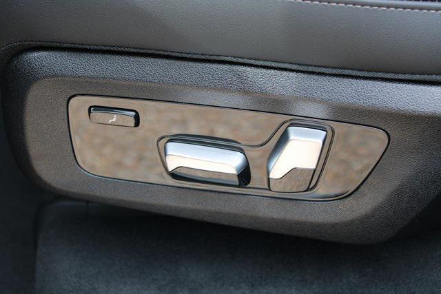 new 2026 BMW X7 car, priced at $89,425