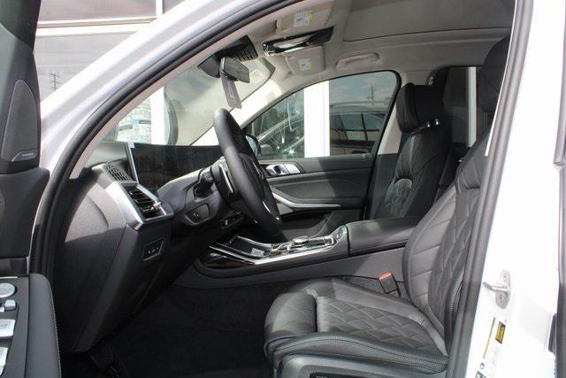 new 2026 BMW X7 car, priced at $89,425