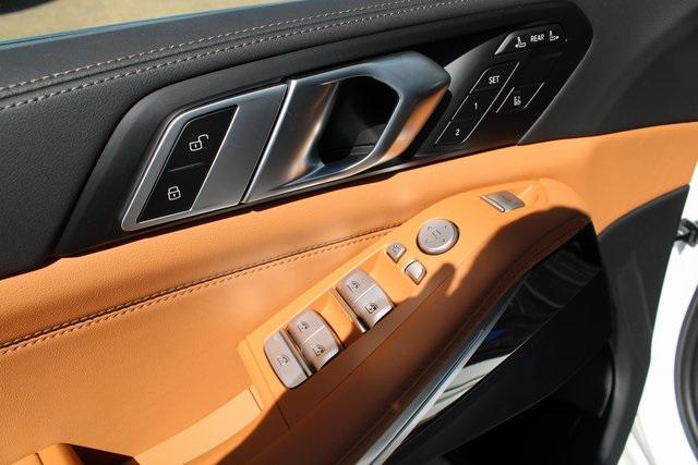 new 2025 BMW X7 car, priced at $87,960