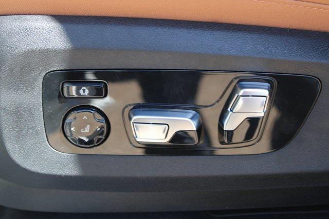 new 2025 BMW X7 car, priced at $87,960