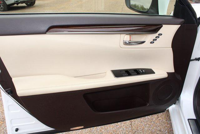 used 2016 Lexus ES 350 car, priced at $18,415