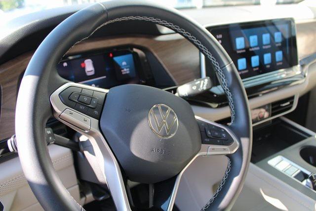 used 2025 Volkswagen Atlas car, priced at $34,110