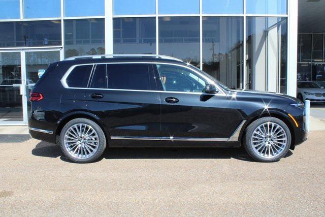 new 2025 BMW X7 car, priced at $92,710