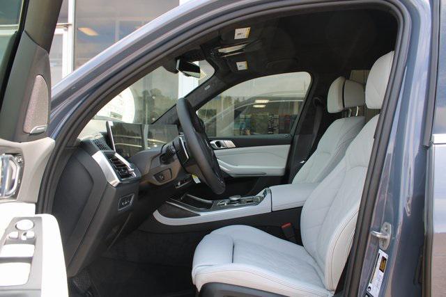 new 2026 BMW X7 car, priced at $95,035