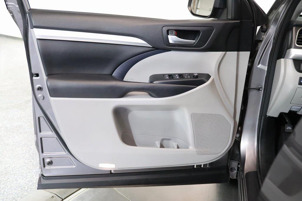 used 2018 Toyota Highlander car, priced at $28,685