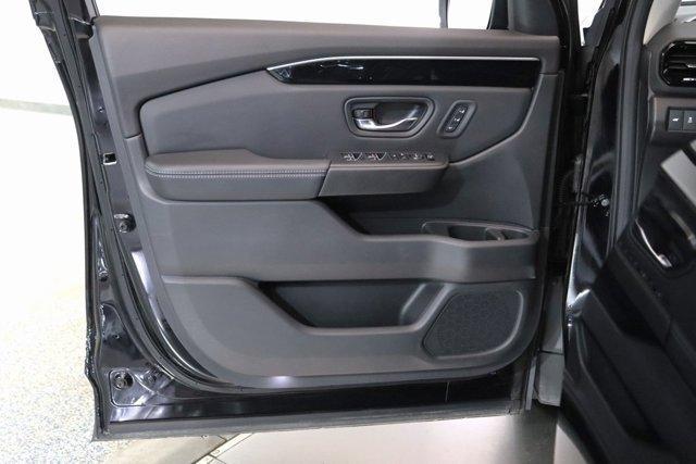 used 2023 Honda Pilot car, priced at $41,650