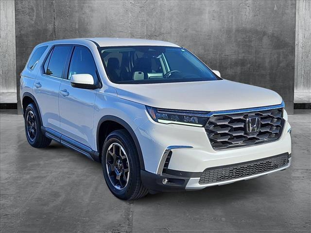 new 2025 Honda Pilot car, priced at $49,650