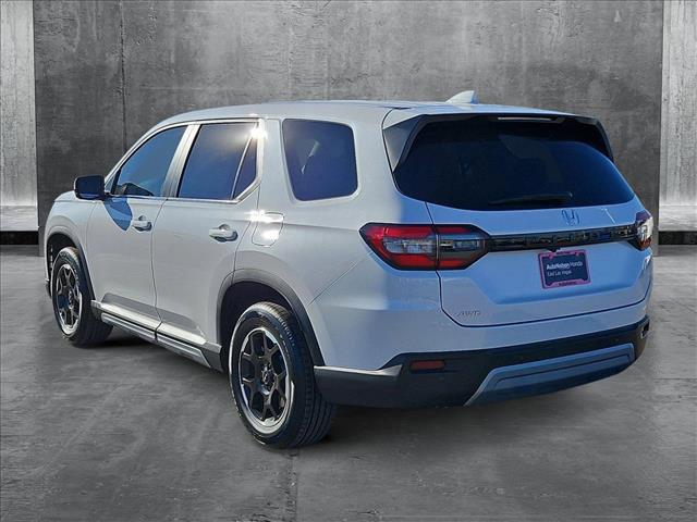 new 2025 Honda Pilot car, priced at $49,650