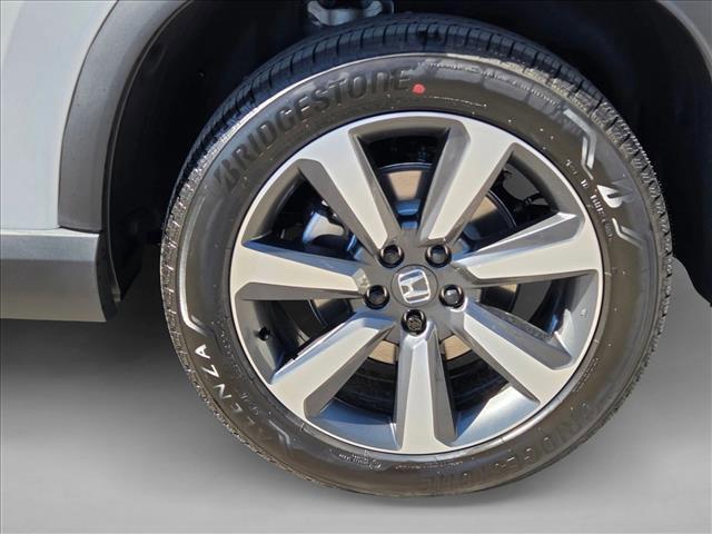 new 2025 Honda Pilot car, priced at $48,160