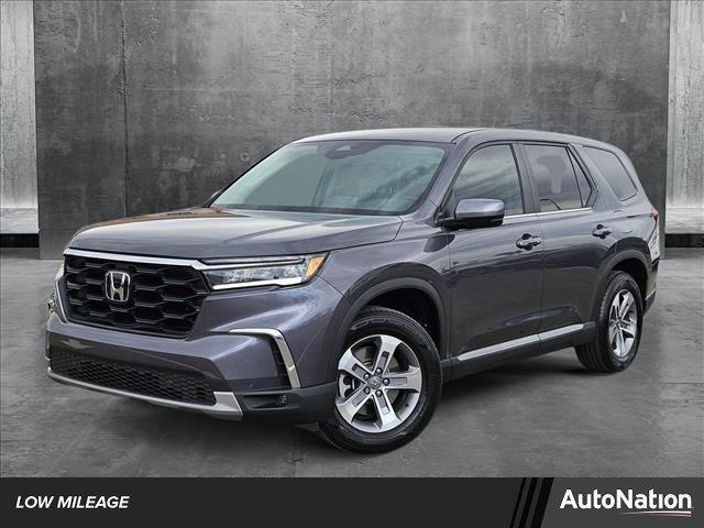 used 2025 Honda Pilot car, priced at $42,641