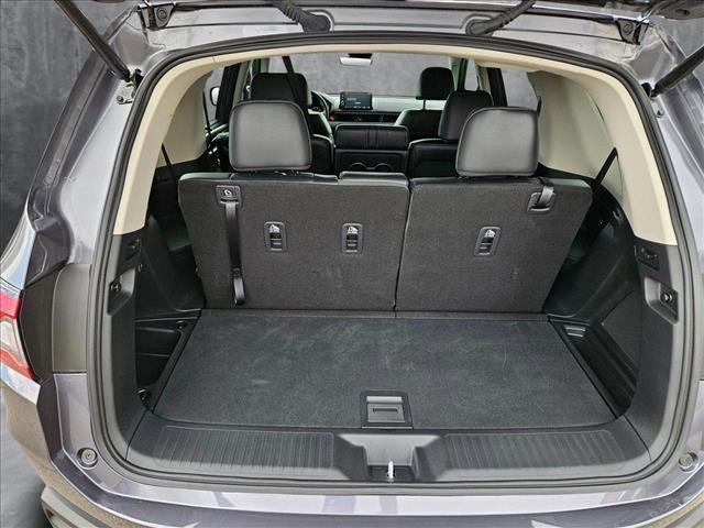 used 2025 Honda Pilot car, priced at $42,641