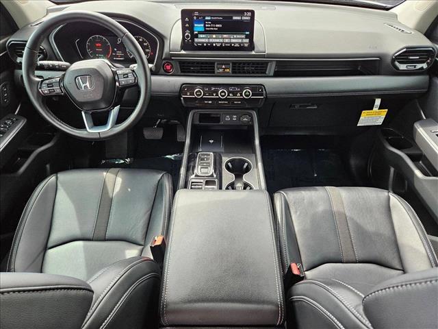 used 2025 Honda Pilot car, priced at $42,641