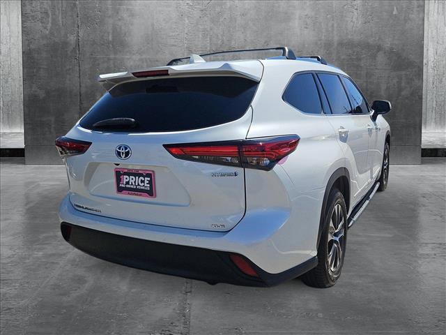 used 2020 Toyota Highlander Hybrid car, priced at $31,992