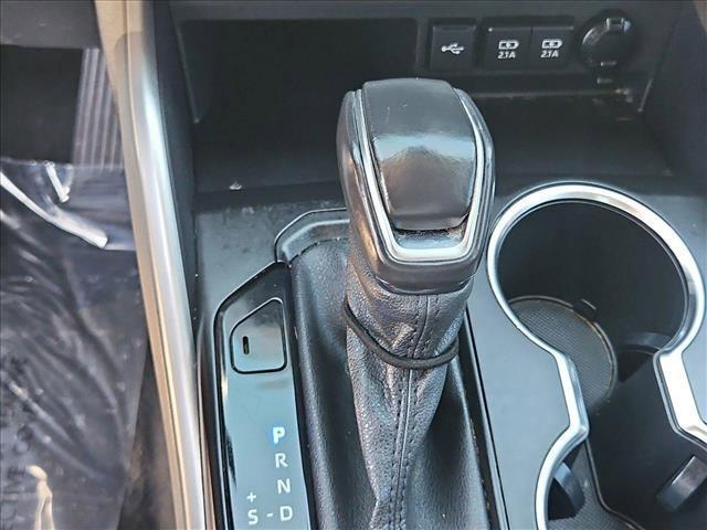 used 2020 Toyota Highlander Hybrid car, priced at $31,992