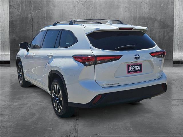 used 2020 Toyota Highlander Hybrid car, priced at $31,992