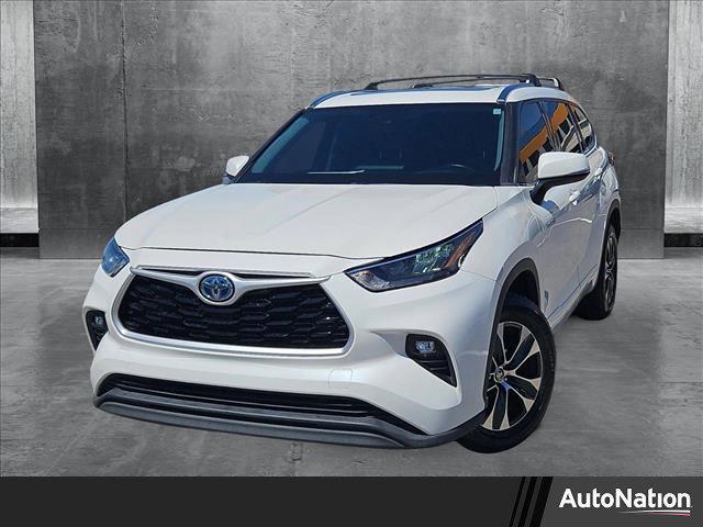 used 2020 Toyota Highlander Hybrid car, priced at $32,590