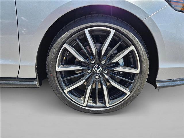 new 2025 Honda Accord Hybrid car, priced at $37,303