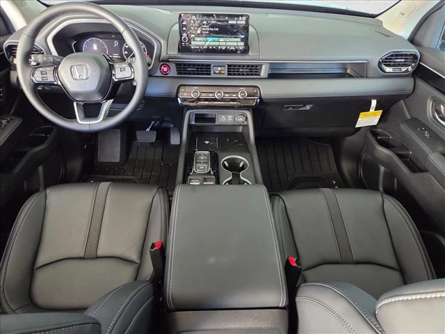 new 2025 Honda Pilot car, priced at $46,781