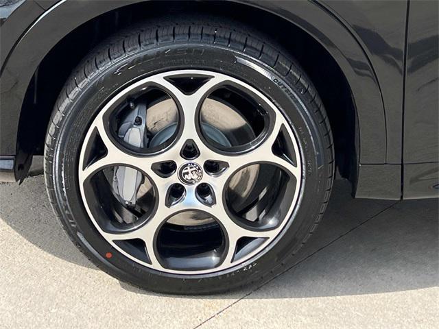 new 2025 Alfa Romeo Tonale car, priced at $48,419