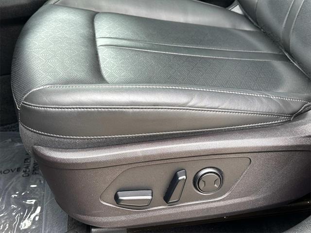 used 2022 Kia Sorento car, priced at $26,528